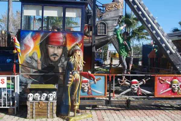Pirate Ship 32