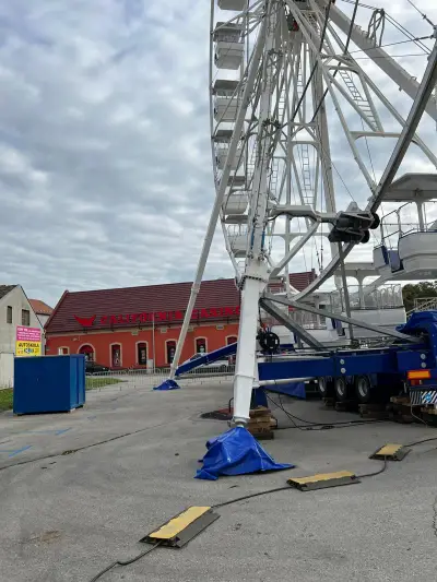 Ferris Wheel 32