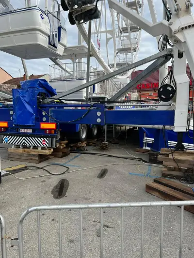 Ferris Wheel 32