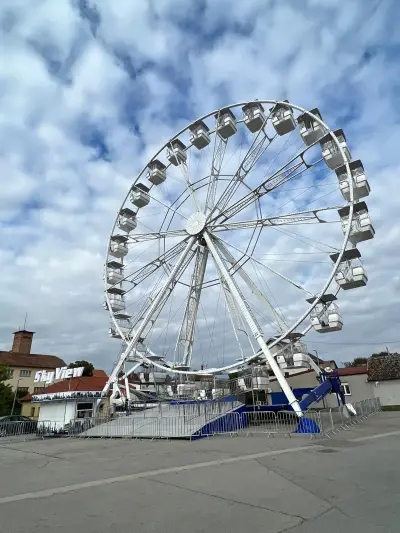 Ferris Wheel 32